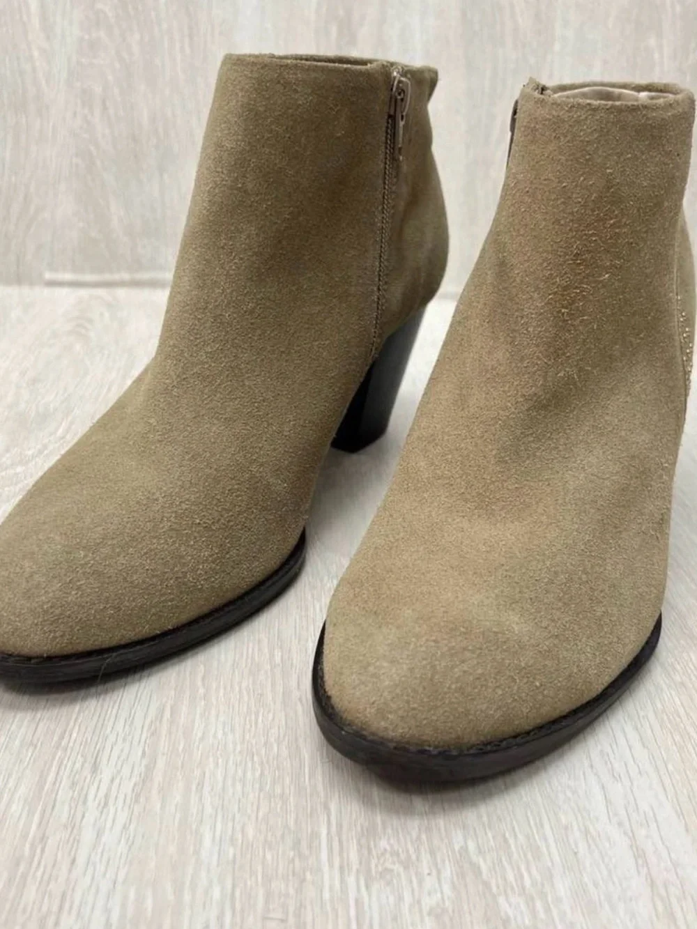 Vionic Suede Booties Studded Orthaheel Georgia Oat Ankle Boots